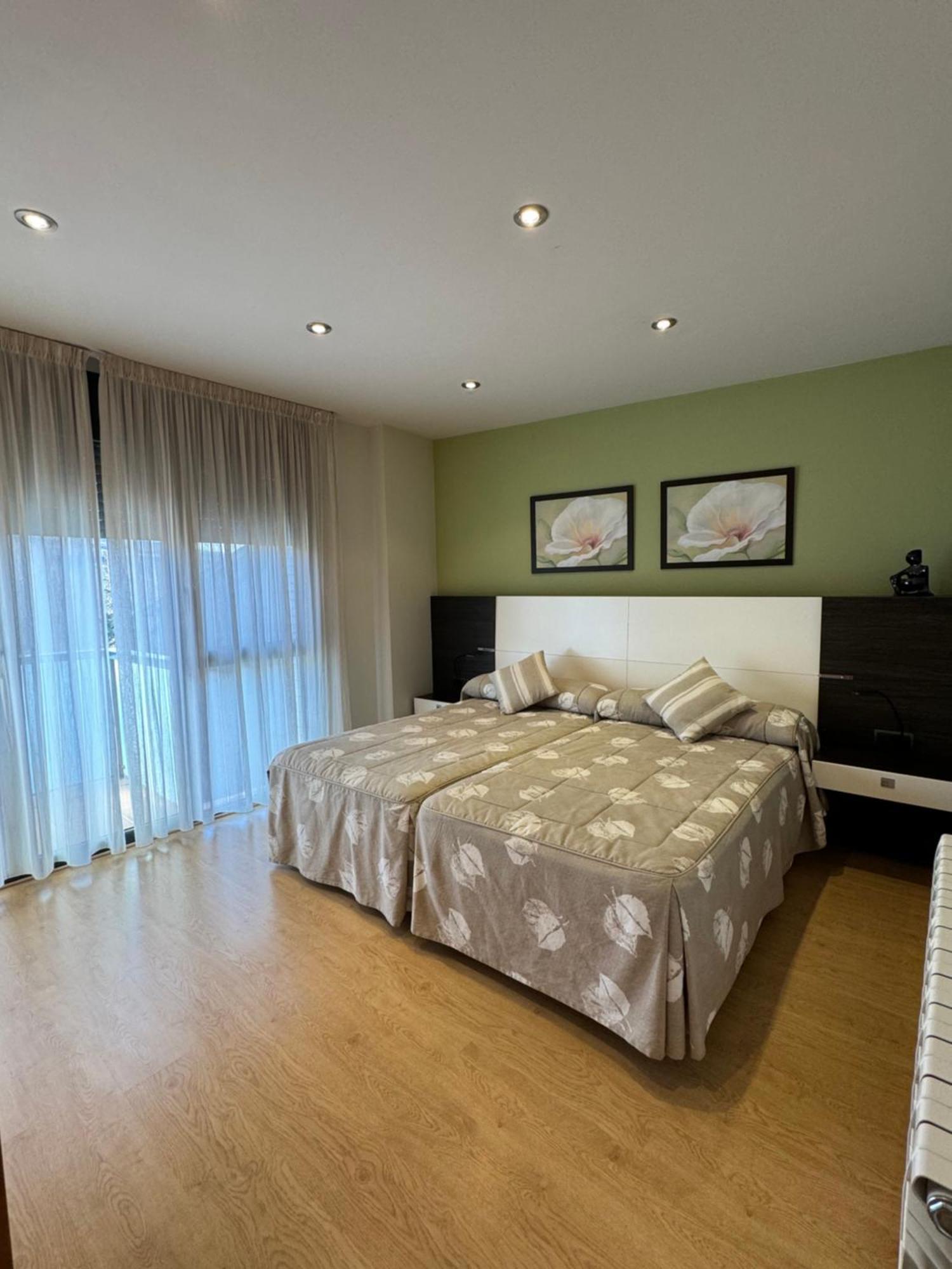 Apartamentos Turisticos Can Rocamora Aren Luaran gambar